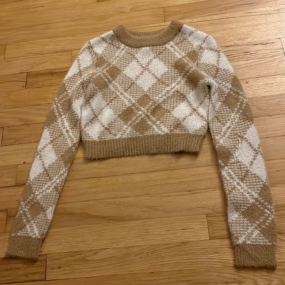 Cropped plaid beige sweater Pacsun